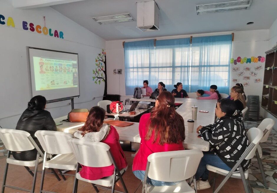 Padres y madres de familia involucrados en la educación de sus hijos e hijas 655112432 1339270678237706 5053709421325132527 n